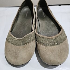Patagonia Maha Green Leather Ballet Flats Size 8